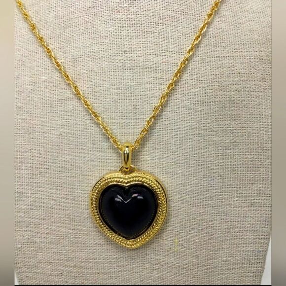 Jewelry - Vintage Ivana Trump Black Jewel Heart Pendant Long Chain Necklace 36" NWOT NIB